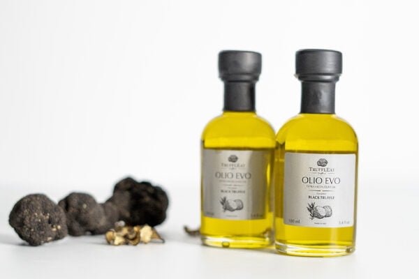 Wholesale EVO OIL Italian Extra virgin olive oil flavored with black truffle 100 ml / 250 ml